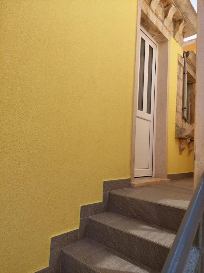 Račišće Apartmani Antonia מראה חיצוני תמונה