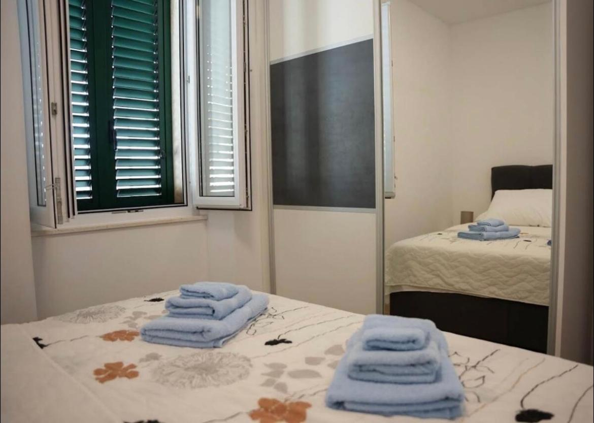 Račišće Apartmani Antonia מראה חיצוני תמונה