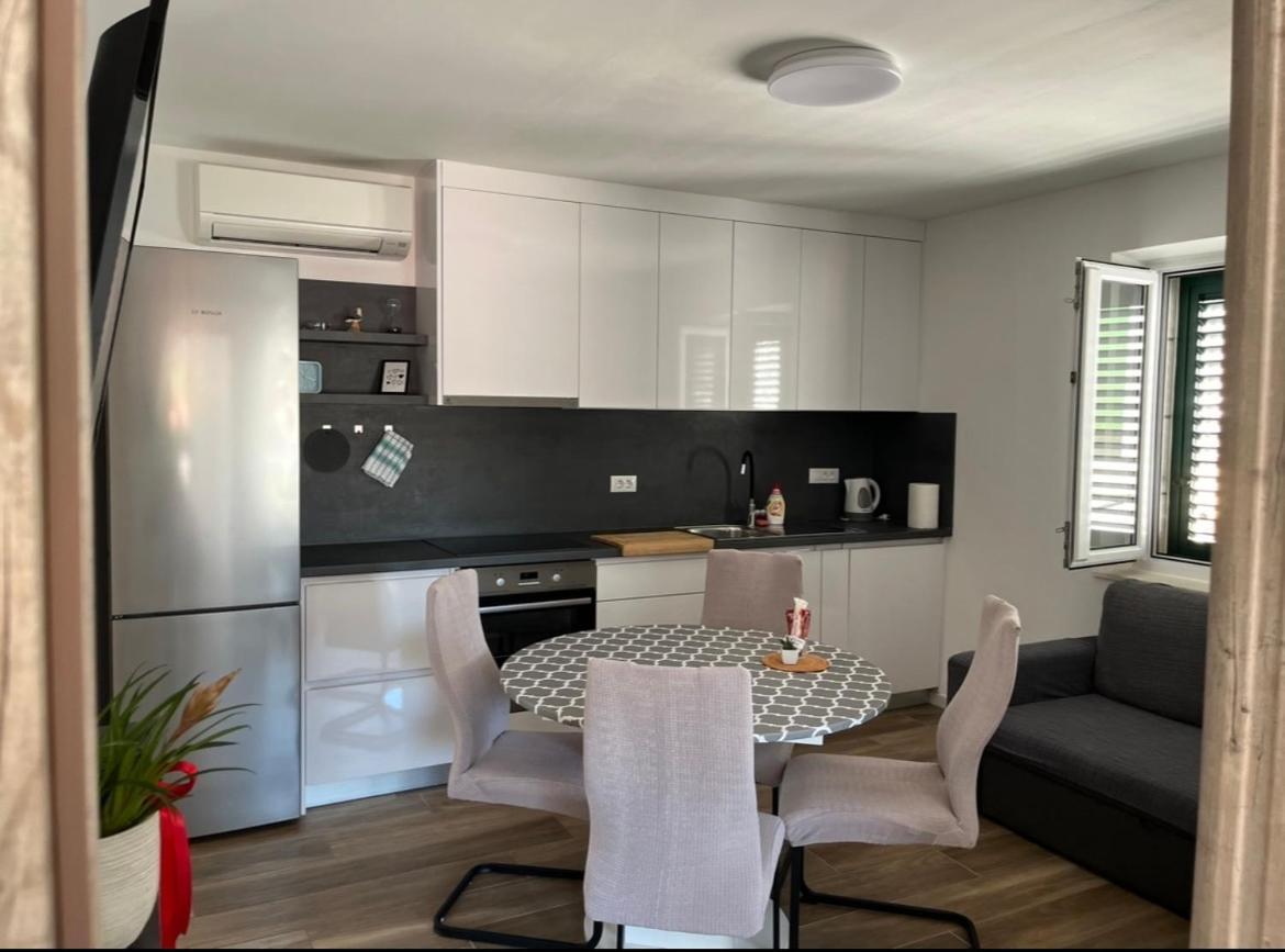 Račišće Apartmani Antonia מראה חיצוני תמונה